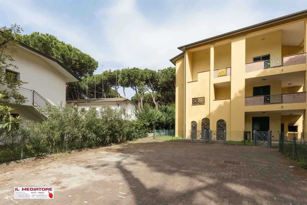 Le Terrazze Apartments ليدو دي سبينا المظهر الخارجي الصورة
